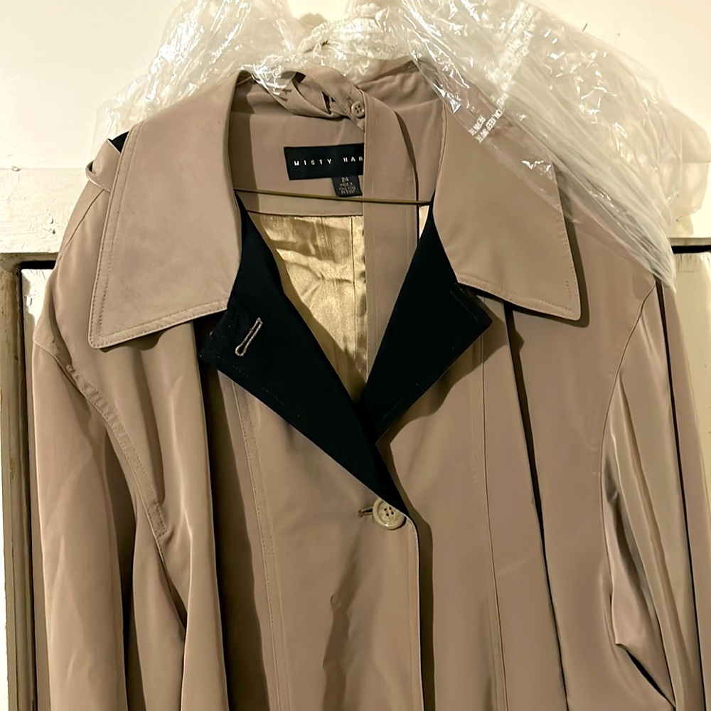 Women’s size 24 Misty Harbor Trench vintage with tags and shoulder pads and belt